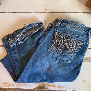 Lightly used Bootcut miss me’s. Size 29